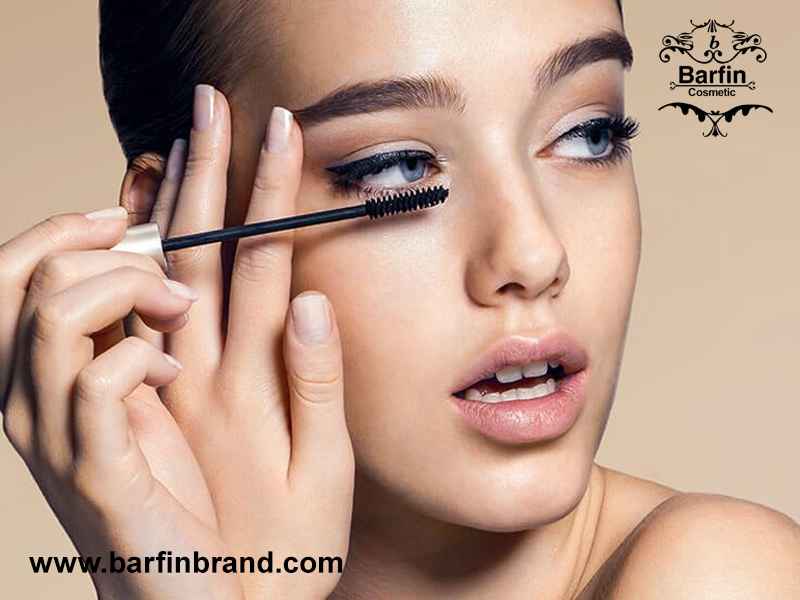 ریمل حجم ‌دهنده برای مژه‌ های کم‌ پشت