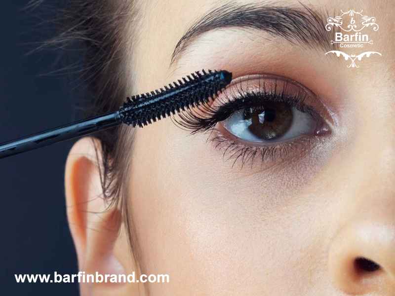 ریمل حجم ‌دهنده برای مژه‌ های کم‌ پشت