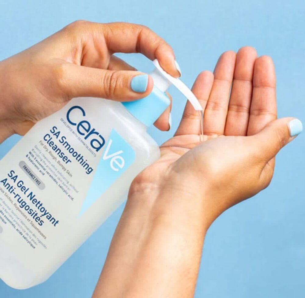 ژل شوینده ضد جوش پوست خشک و دهیدراته سراوی Cerave Sa Smoothing Cleanser - Image 2