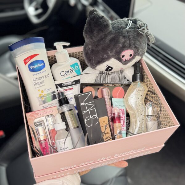 پک کادویی لوازم ارایش لاکچری